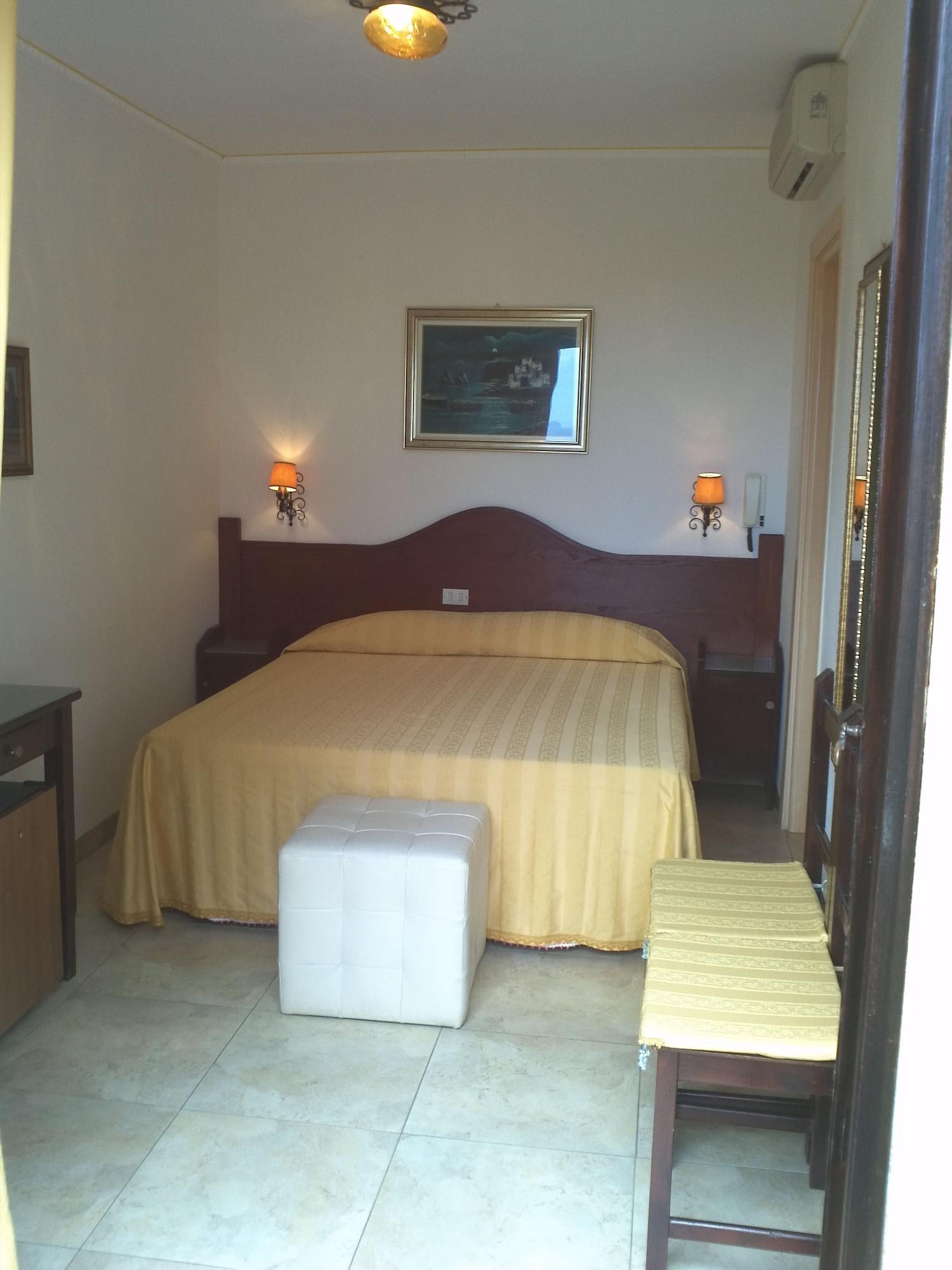 Hotel Abbaruja ออลเบีย ภายนอก รูปภาพ
